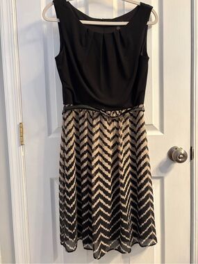 connected apparel Black Bodice Cream Chevron Midi Dress